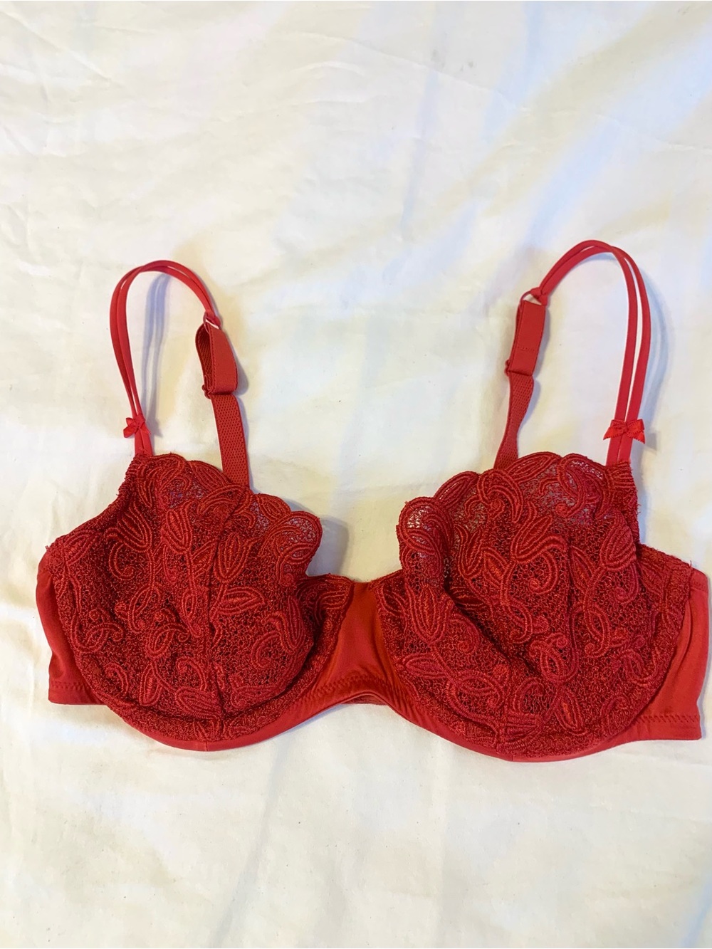 Victoria's Secret Red Lace Underwire Bra. 36C